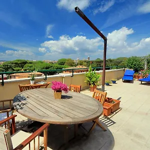  Apartment Mecenate Charme Italy